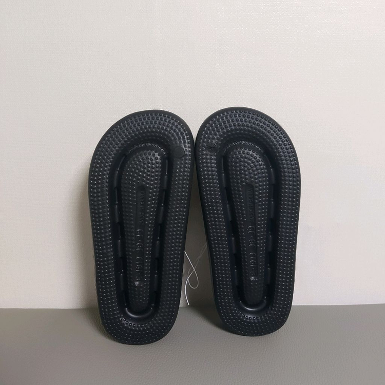 새상품 키티 검정 슬리퍼 키티슬리퍼 편한슬리퍼 245mm 키티지비츠 사무실슬리퍼 이미지