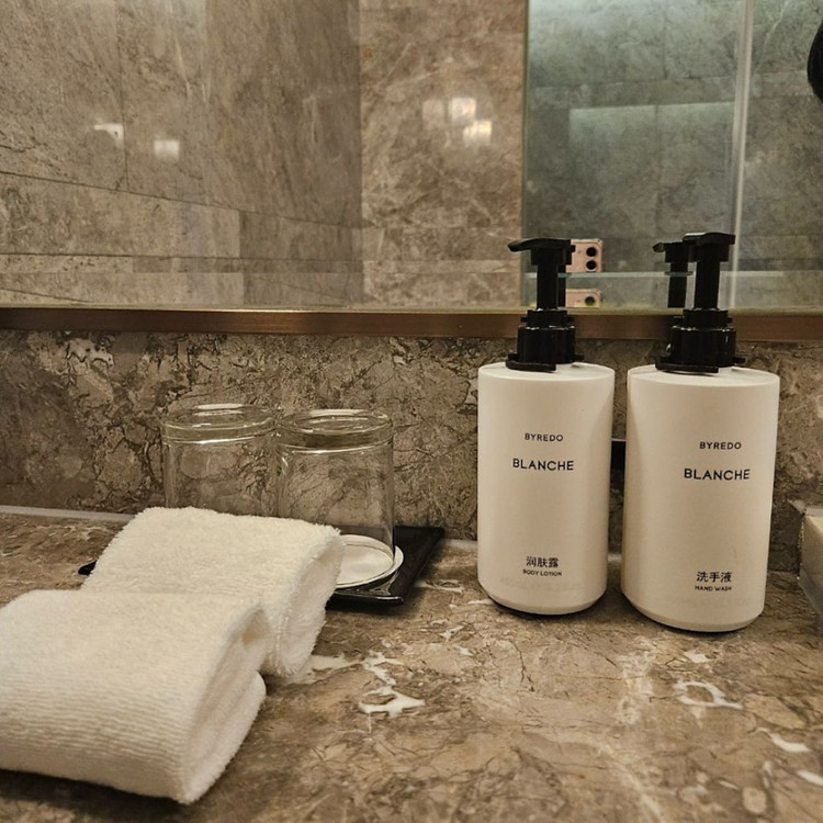 BYREDO 바이레도 블랑쉬 바디로션 이미지