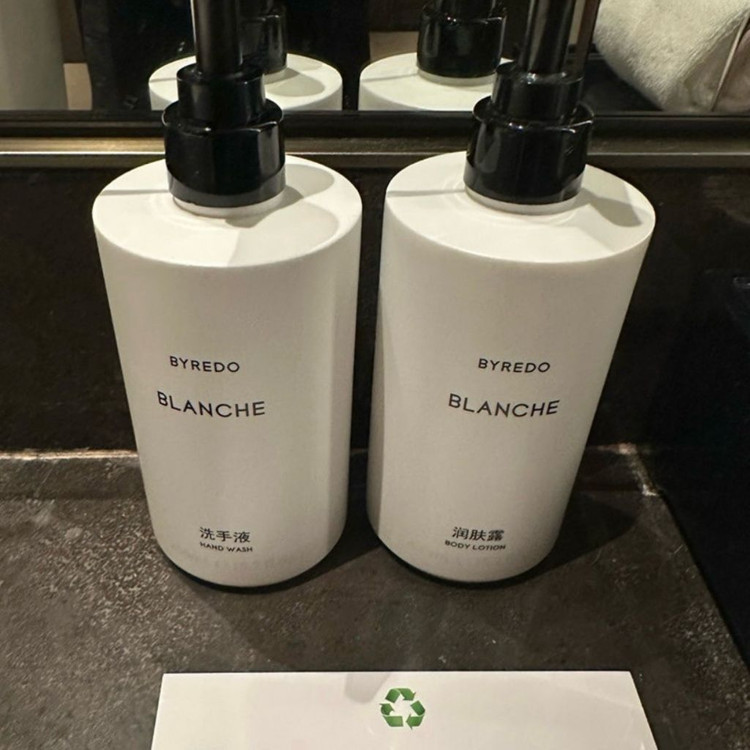 BYREDO 바이레도 블랑쉬 바디로션 이미지