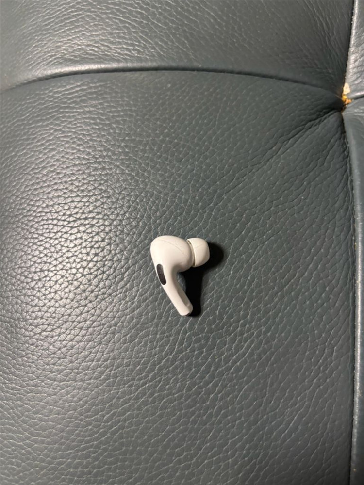 에어팟 프로 1 오른쪽 이미지