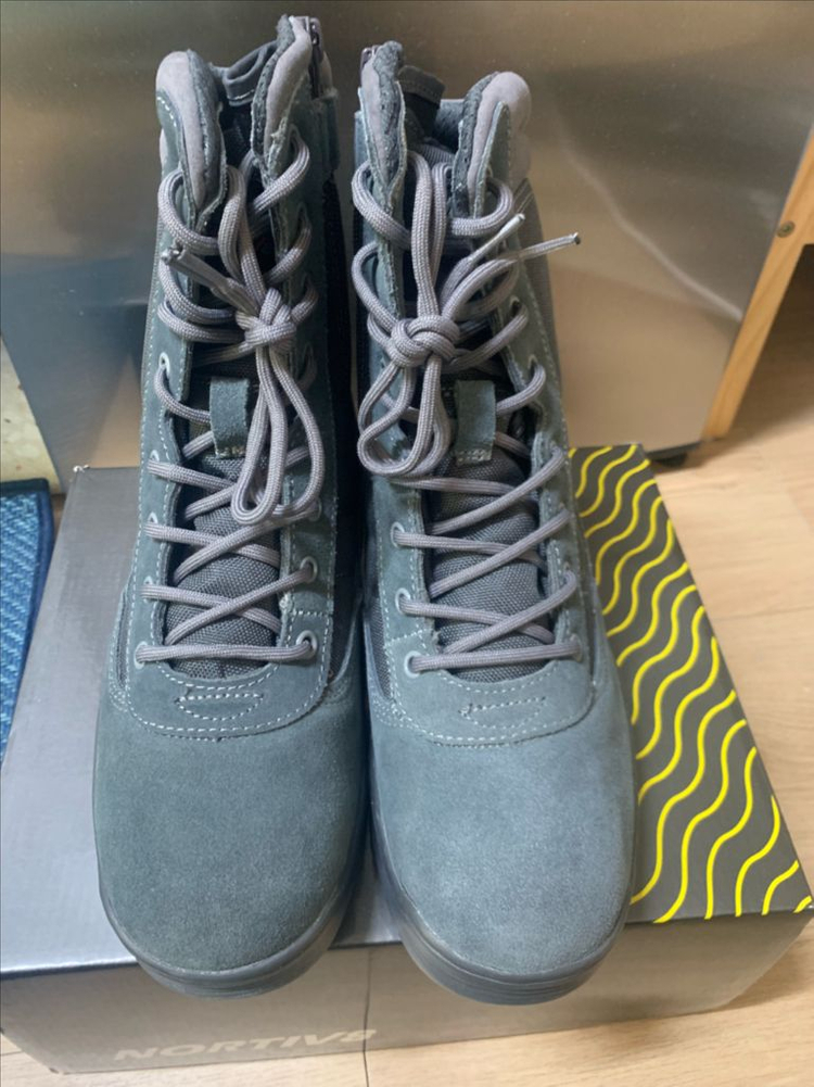 전술화 등산 트레킹 새상품 270사이즈 판매 합니다 이미지