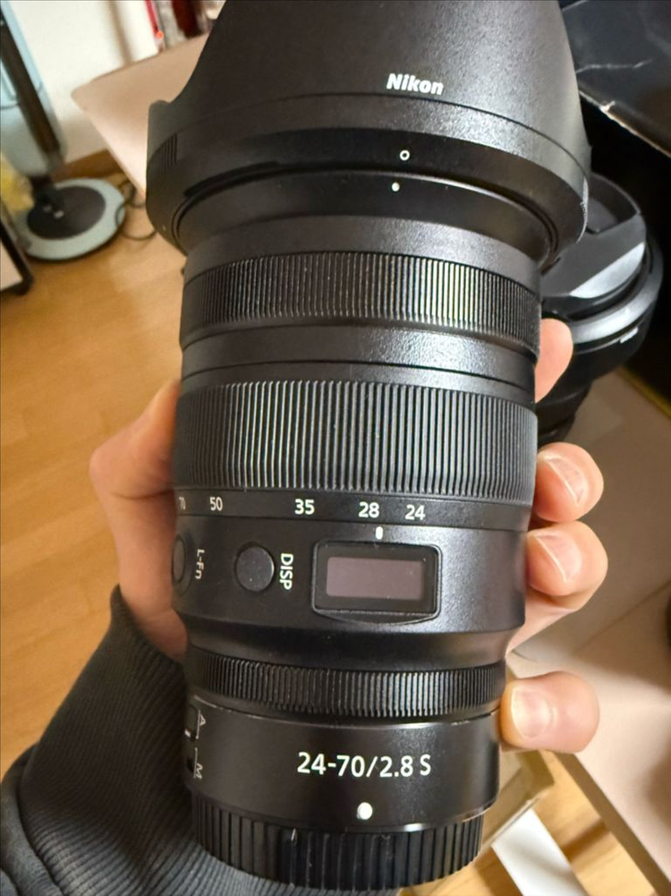 니콘 NIKKOR Z 24-70mm F2.8 S 렌즈 판매합니다. 이미지