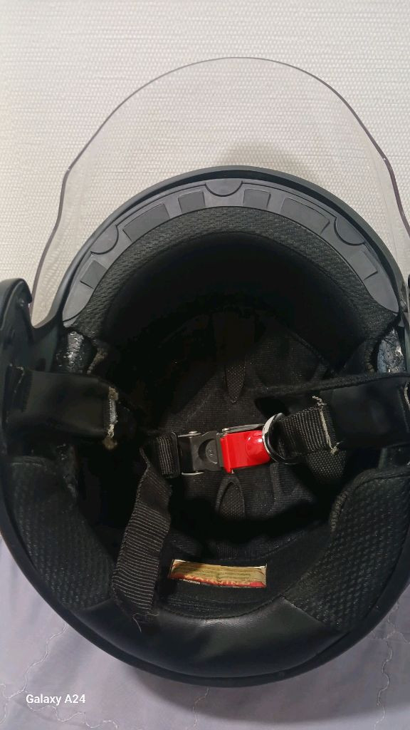 에스에스켐 SST 체어맨 오토바이 오픈페이스 헬멧(L)SST 브랜드의 오픈페이스 형태 오토바이 헬멧입니다. 브랜드: 이미지