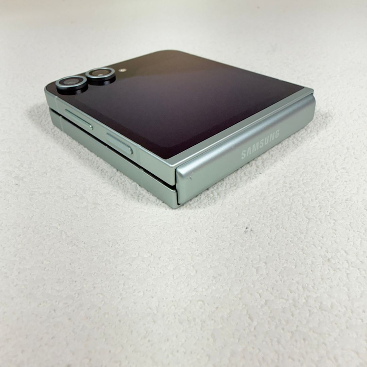 갤럭시 Z플립6 민트 256기가 이미지