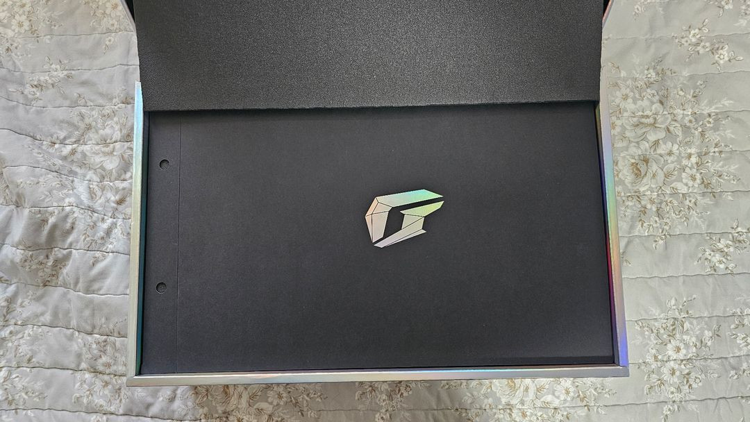 RTX 4080 SUPER 불칸 화이트 이미지