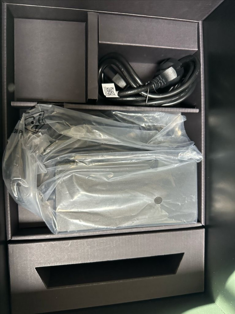 ASUS ROG NUC 미니 PC 인텔 울트라 9 275HX(MODEL:NUC15JNK) 이미지