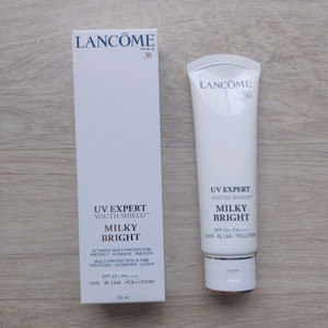 랑콤 UV EXPERT 선크림 밀키브라이트 이미지