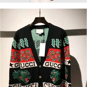 구찌 가디건 이미지