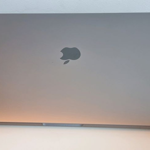 맥북 프로 MacBook Pro 15인치 2017 스그 i7 16gb 2tb 깨끗함 이미지