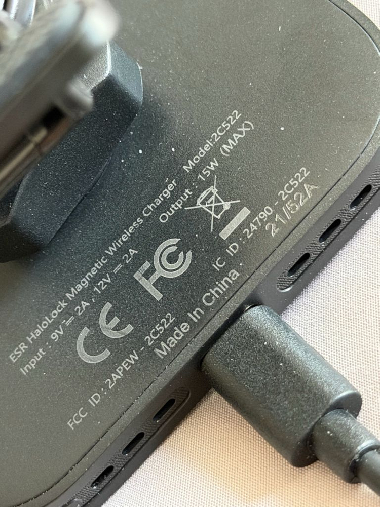 ESR 할로락 차량용 맥세이프 충전기 2c522 (usb타입 이미지