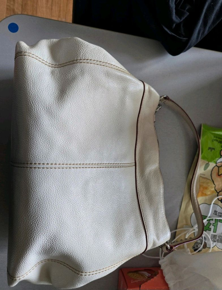 코치 숄더백 이미지