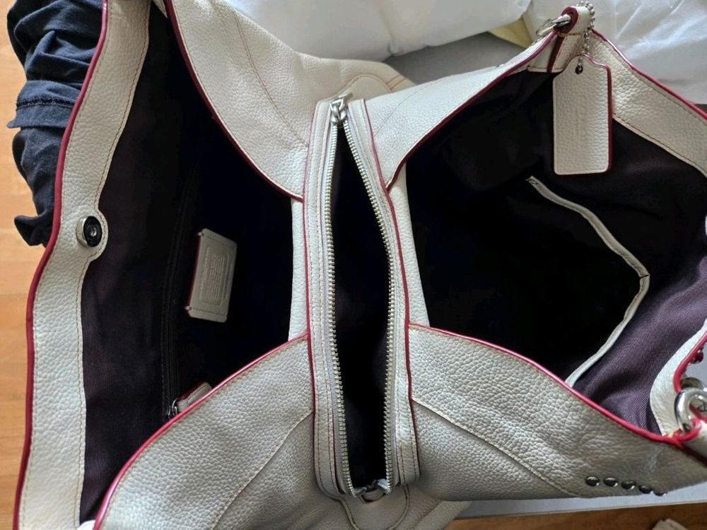 코치 숄더백 이미지