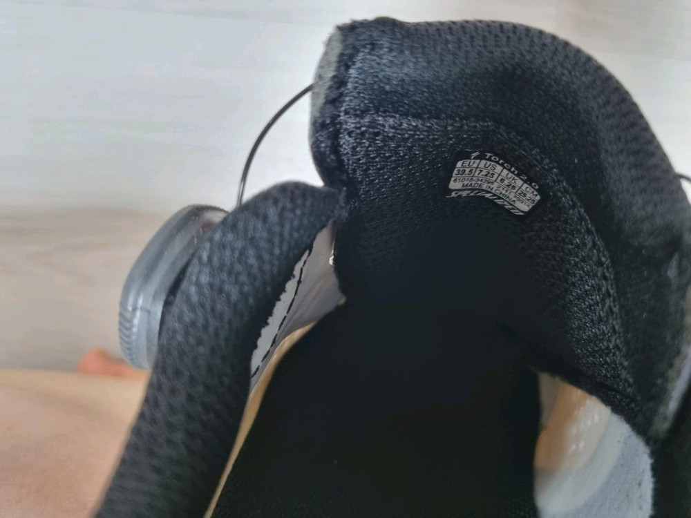 스페셜라이즈드 토치2.0 39.5사이즈(252.5) 이미지