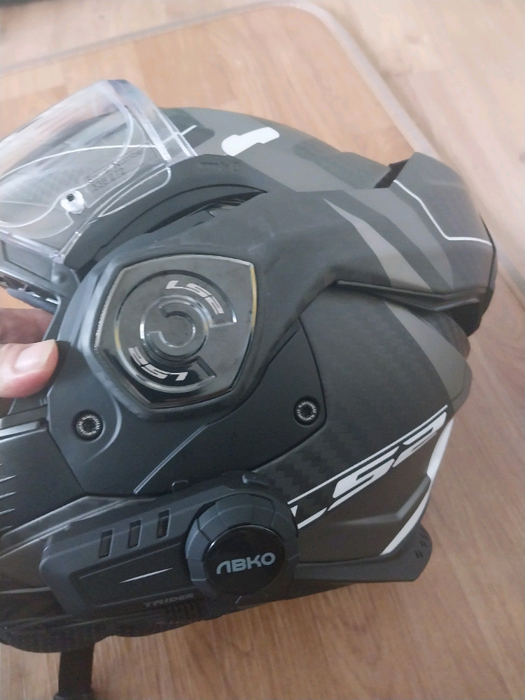 ls2 ff901 풀카본 이미지