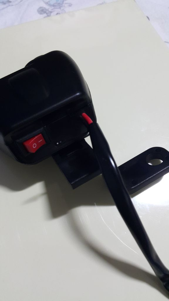 오토바이 12v 듀얼 USB 충전기 고속충전 전압계 온 이미지