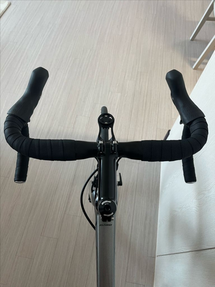 엘파마 105에어로 로드 자전거 +속도계 판매/대차 이미지