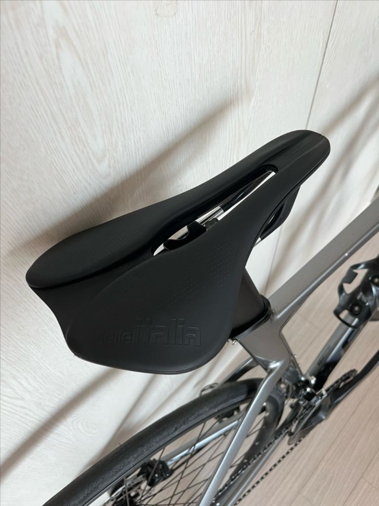 엘파마 105에어로 로드 자전거 +속도계 판매/대차 이미지