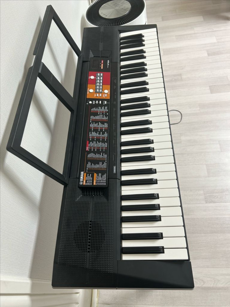야마하 디지털 피아노 F51 이미지