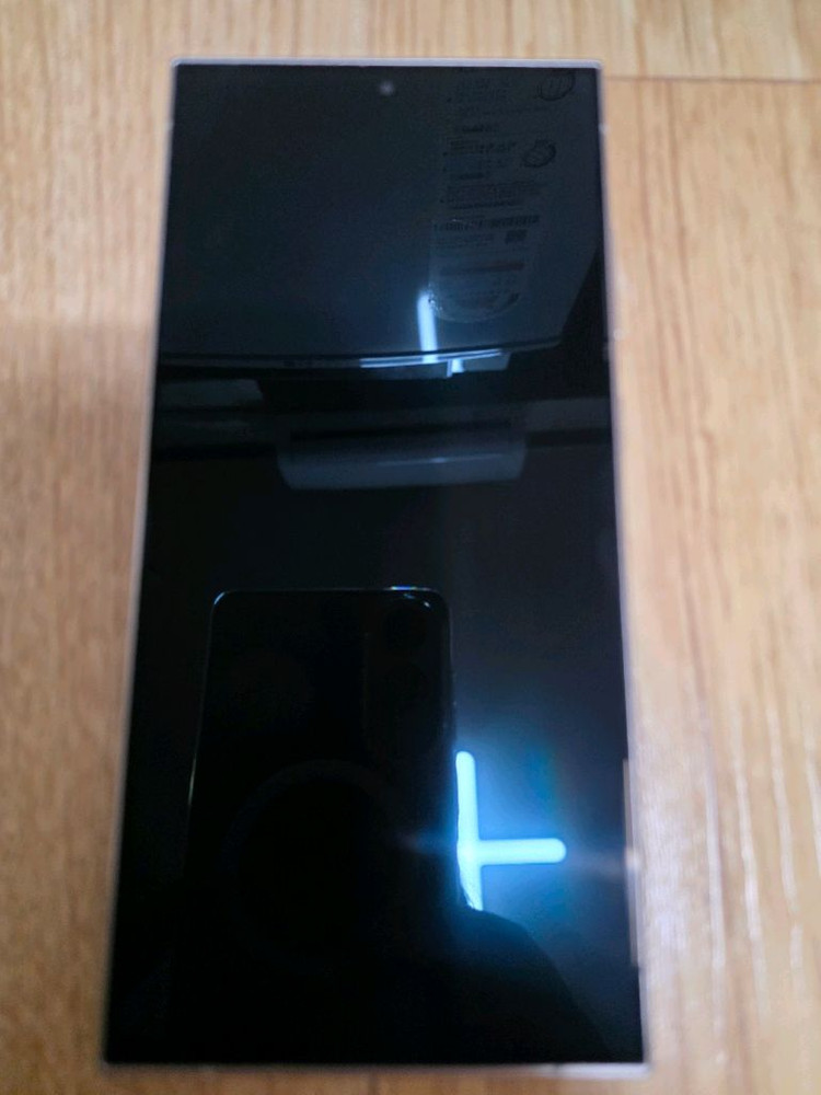 갤럭시 S24 울트라 S급 256G 정상해지 공기기 이미지