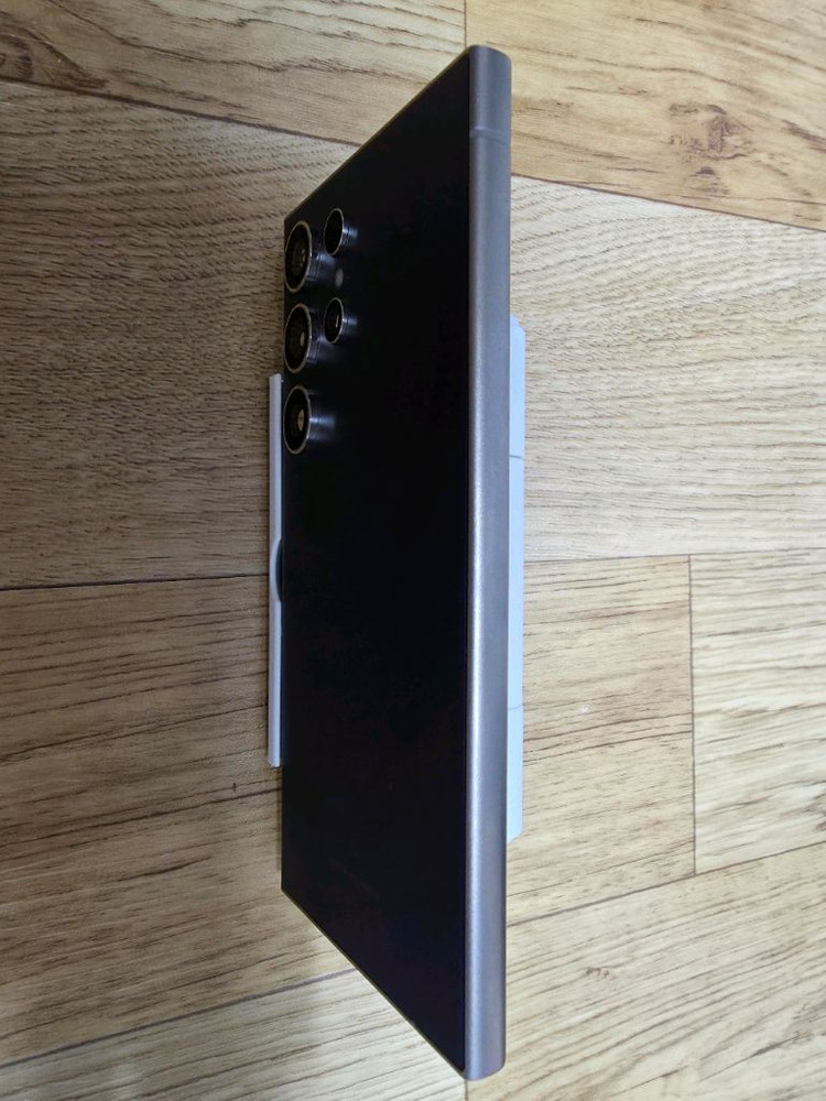 갤럭시 S24 울트라 S급 256G 정상해지 공기기 이미지