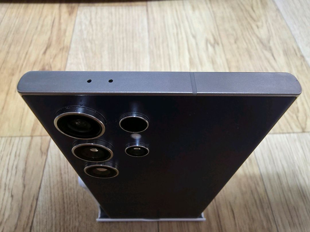 갤럭시 S24 울트라 S급 256G 정상해지 공기기 이미지