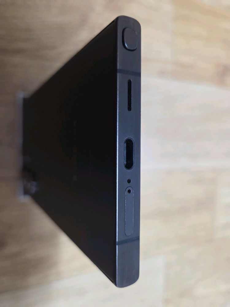 갤럭시 S24 울트라 SS급 256G 정상해지 공기기 이미지