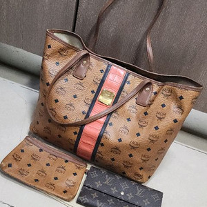 MCM 비세토스 쇼퍼백 파우치백 포함 이미지