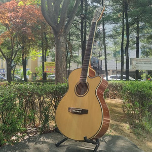 버스킹용 추천 오봉 수제 통기타 EQ픽업 장착 판매합니다 이미지