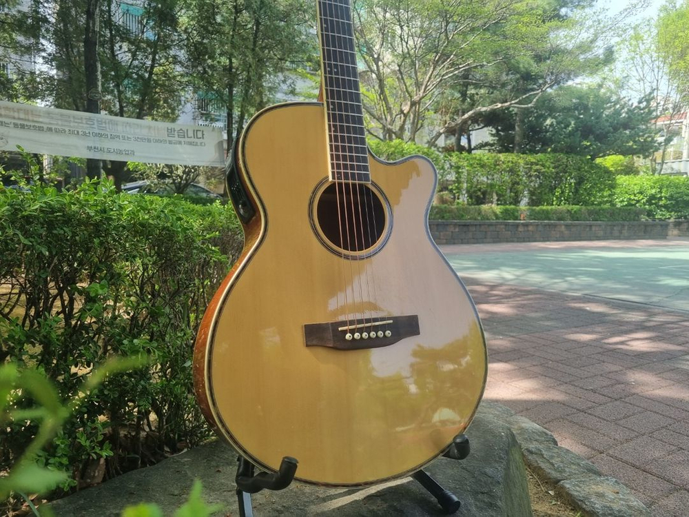 버스킹용 추천 오봉 수제 통기타 EQ픽업 장착 판매합니다 이미지