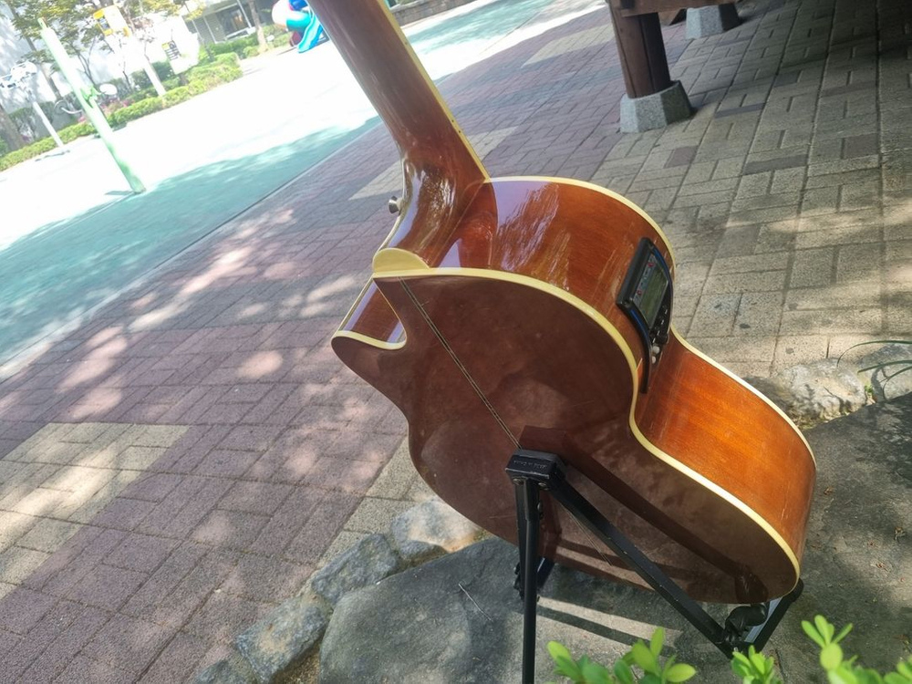 버스킹용 추천 오봉 수제 통기타 EQ픽업 장착 판매합니다 이미지