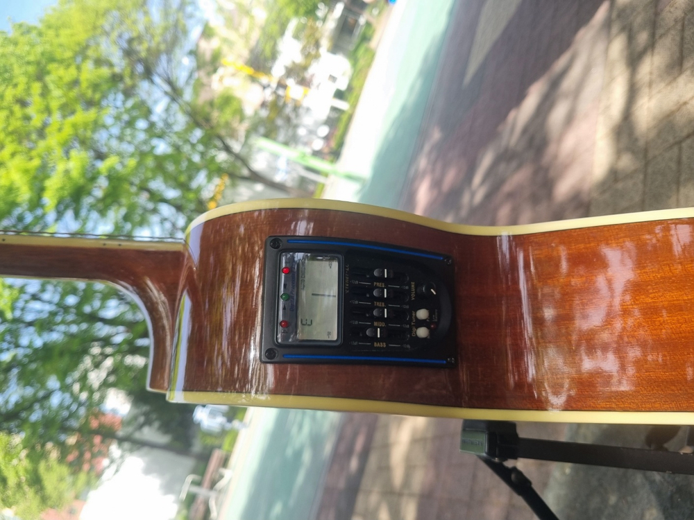 버스킹용 추천 오봉 수제 통기타 EQ픽업 장착 판매합니다 이미지