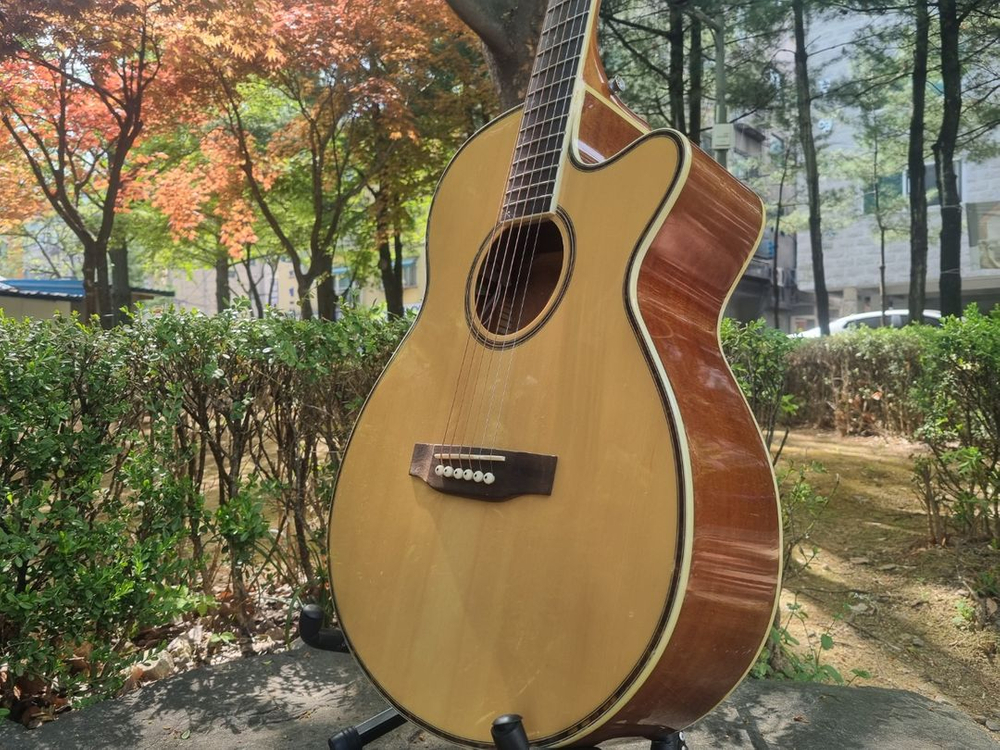 버스킹용 추천 오봉 수제 통기타 EQ픽업 장착 판매합니다 이미지