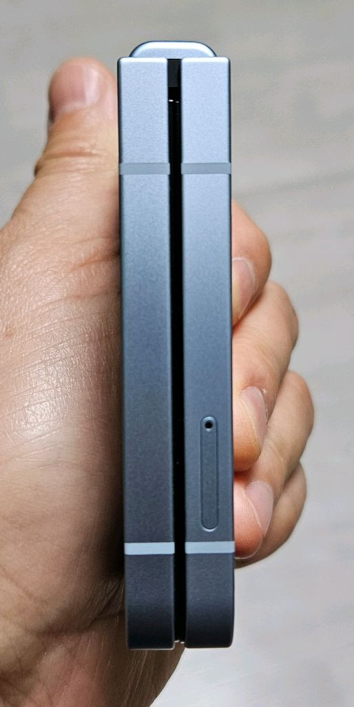 갤럭시 Z플립6 블루 256GB 액정교체폰 A급 팝니다. 이미지