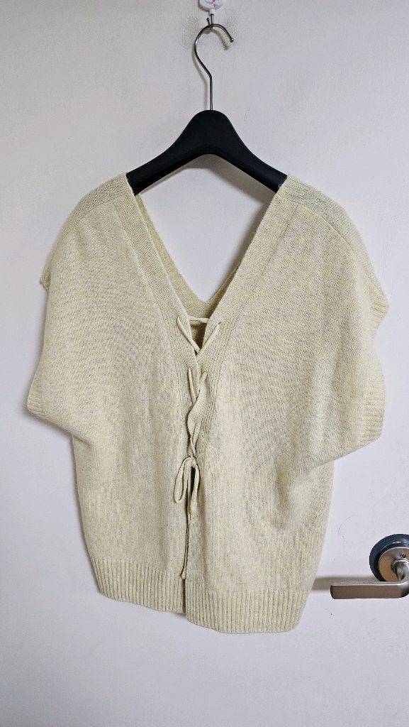 써스데이아일랜드 뒷리본 브이넥조끼(407 이미지