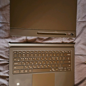 갤럭시탭 S8 울트리 키보드 케이스 북커버 이미지