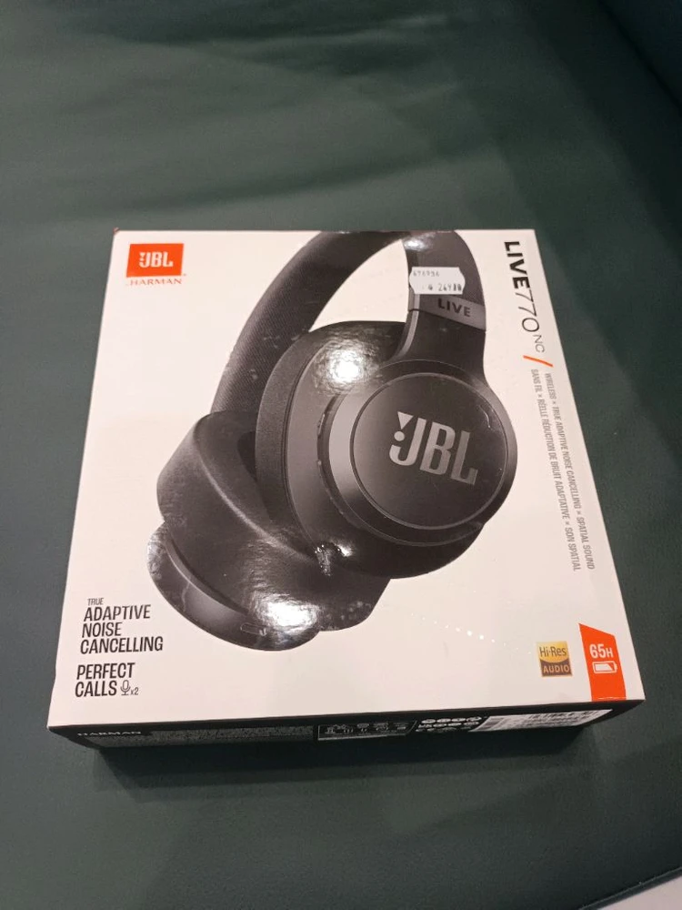 미개봉 새 JBL LIVE 770NC 노이즈캔슬링 무선 블루투스 헤드셋 팝니다 이미지