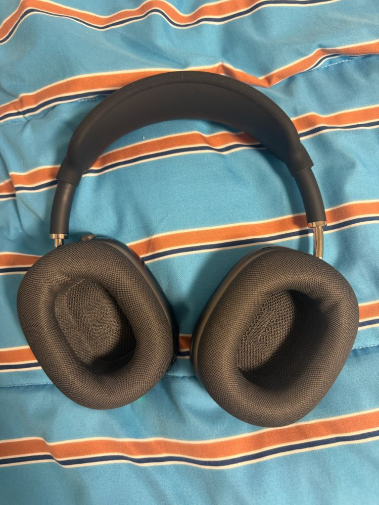 에어팟 맥스 스페이스그레이 8핀 이미지