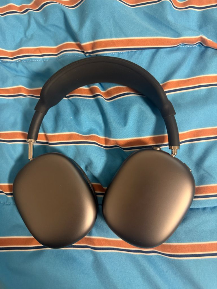 에어팟 맥스 스페이스그레이 8핀 이미지