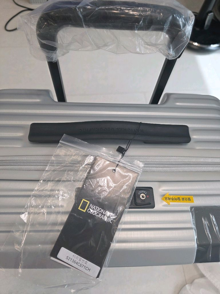 내셔널지오그래픽 18인치 기내용 캐리어 실버 이미지