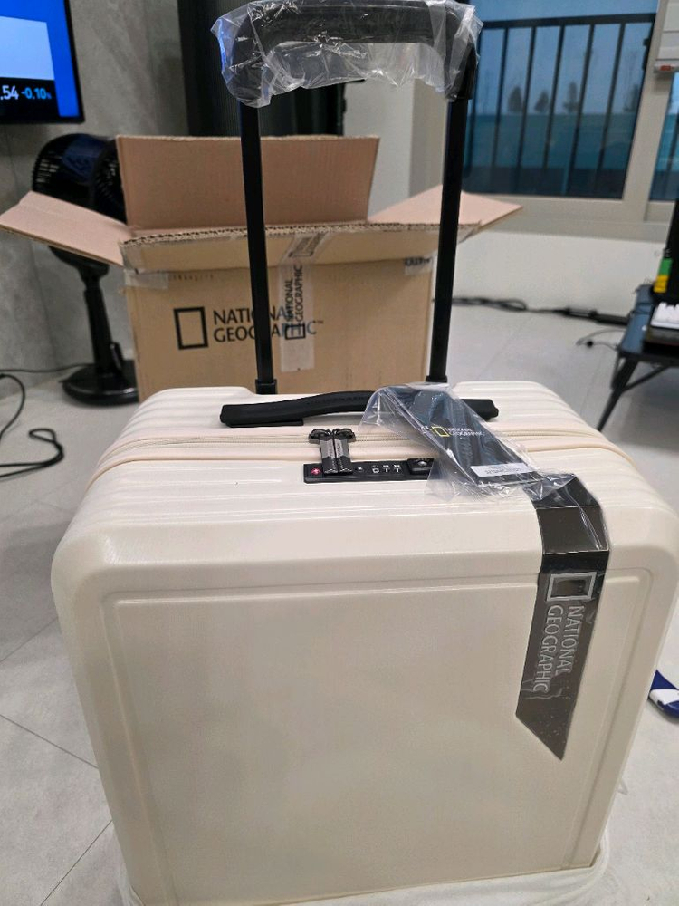 내셔널지오그래픽 18인치 기내용 캐리어 아이보리 이미지