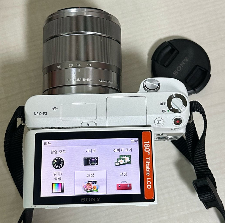 소니 NEX-F3 미러리스 카메라 이미지