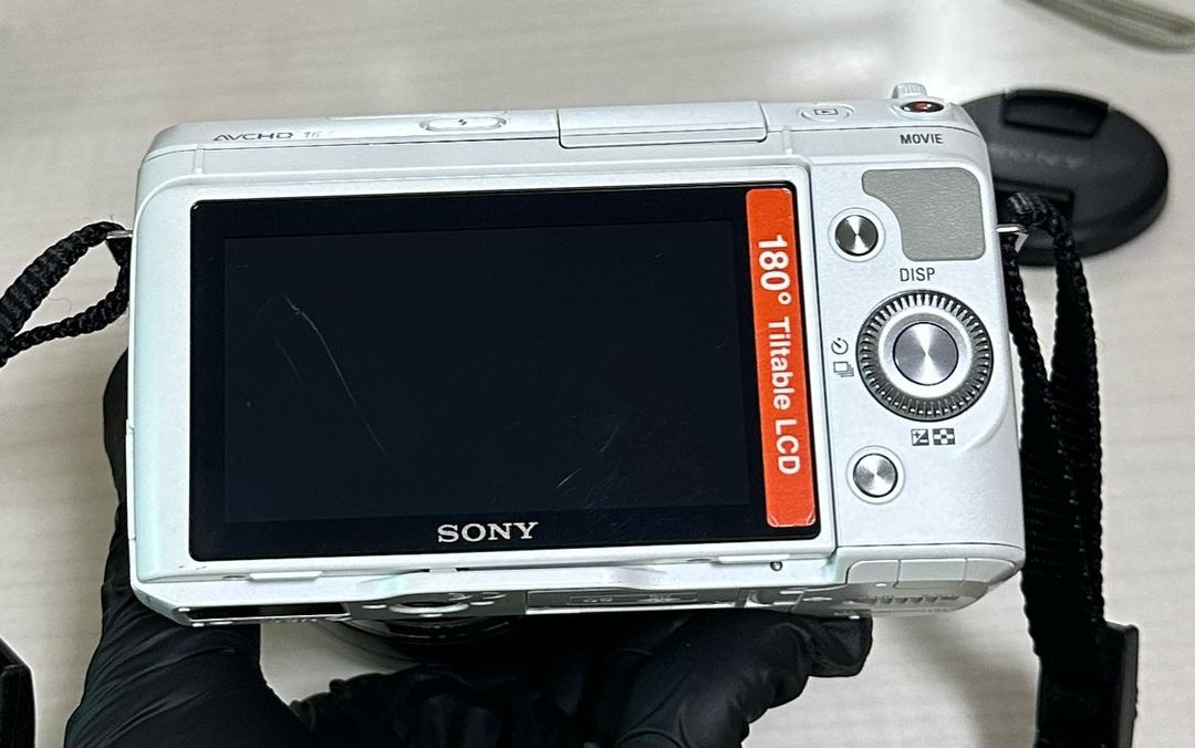소니 NEX-F3 미러리스 카메라 이미지