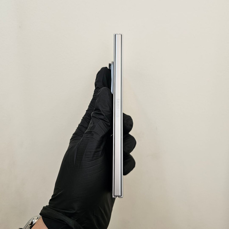 갤럭시Z폴드7 256기가 실버 (무잔상) / 0411 이미지