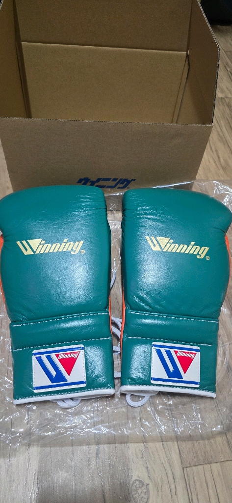 위닝글러브 16온스 레이스 커스텀 스페셜 로고 새거 이미지