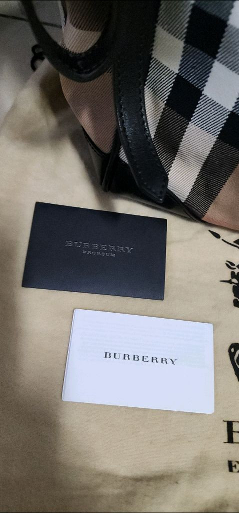 가격내림 버버리 체크 숄더백/ 코트/ 카드지갑 이미지