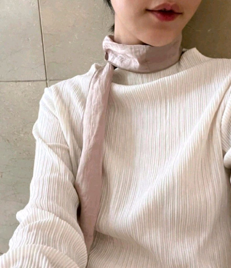 유메르 쉬르 플리츠 블라우스 ( 배송온봉투그대로, 새것) 이미지