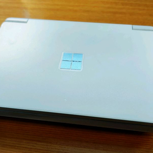 GPD WIN MINI 7840U 64G 2TB 화이트 커스텀 판매합니다 이미지