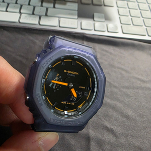 카시오 지샥 시계 GA-2100K-2ADR 판매 이미지