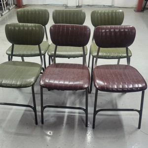 업소용 식탁 및 의자 이미지