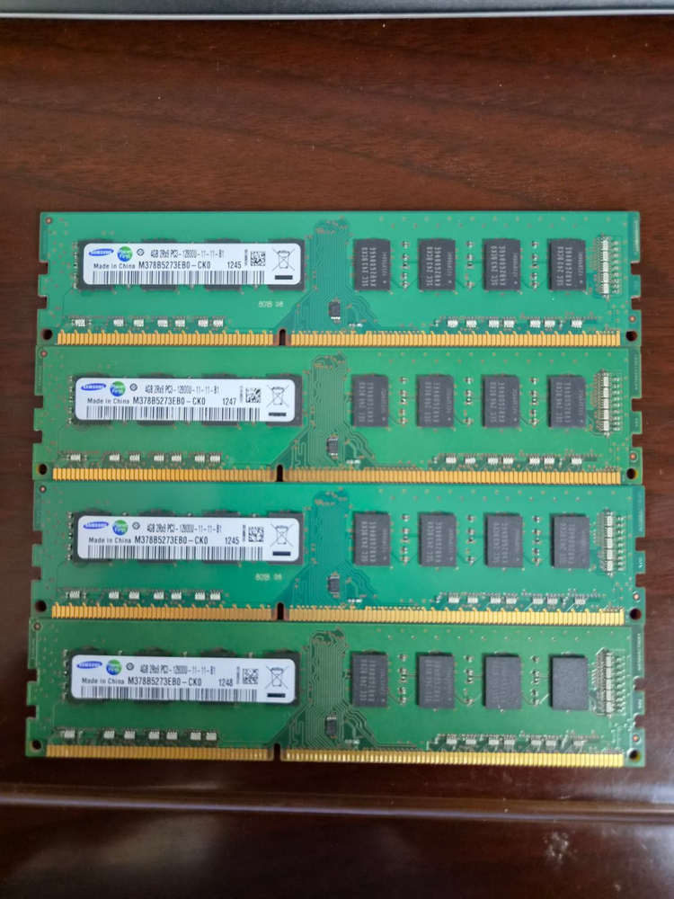 삼성 DDR3 4GB PC3-12800U 2Rx8 4개 팝니다. 이미지